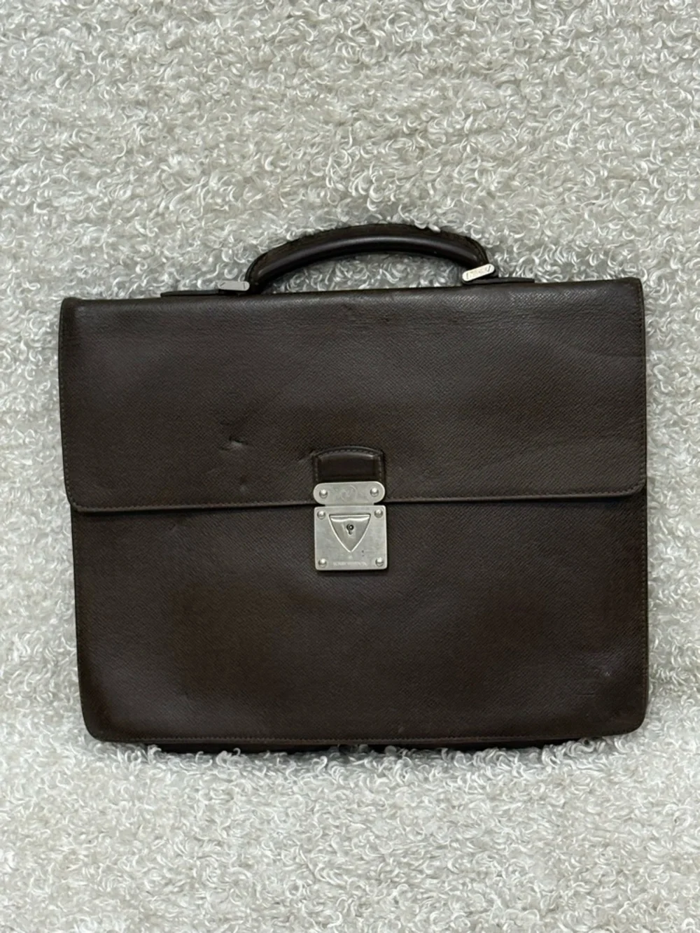 Louis Vuitton Taiga Neo Robusto Briefcase